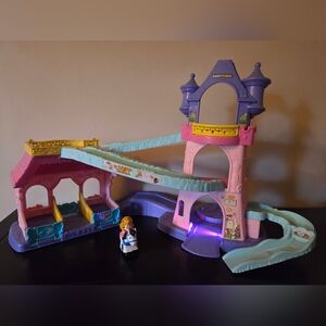 Little People Disney Klip Klop Castle With Princess Auroras Horse